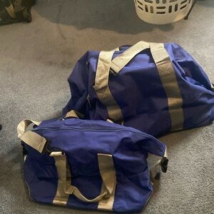 2 piece luggage set nice plenty compartments some w/zippers in both bags